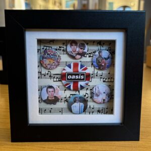 NEW Oasis Badge set